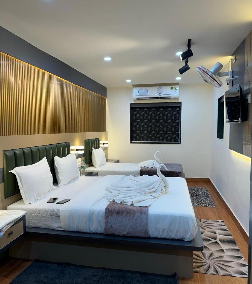 Yatri Cst Guest house *