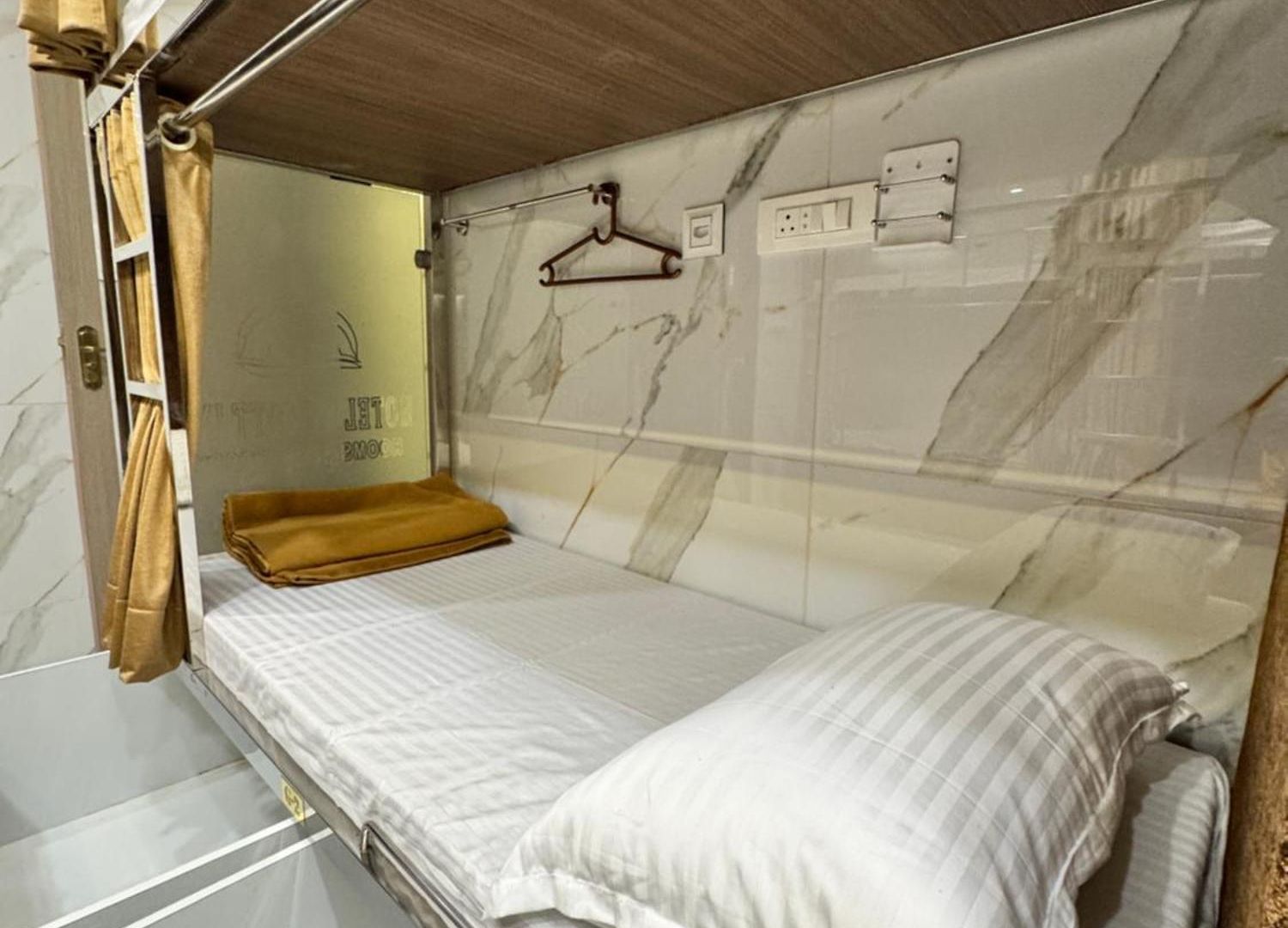 Elliott Hostel