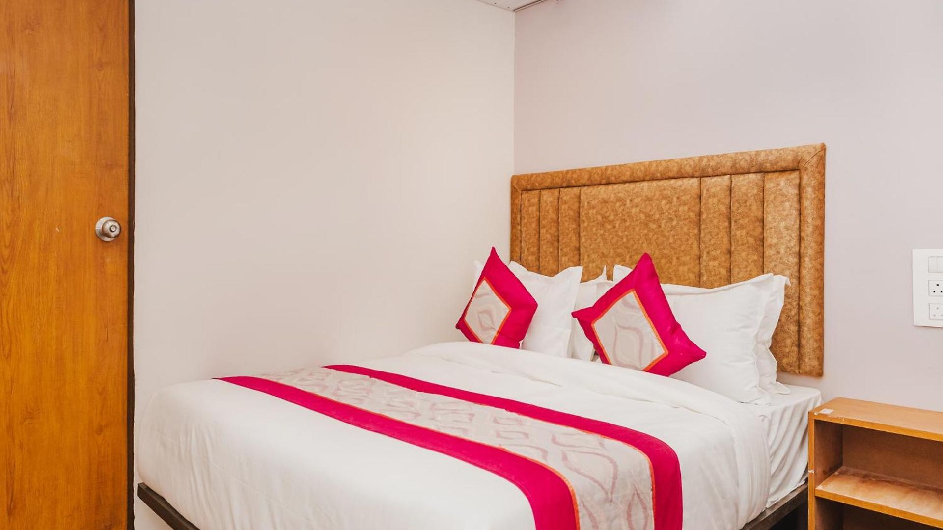 Hostel New Afra *