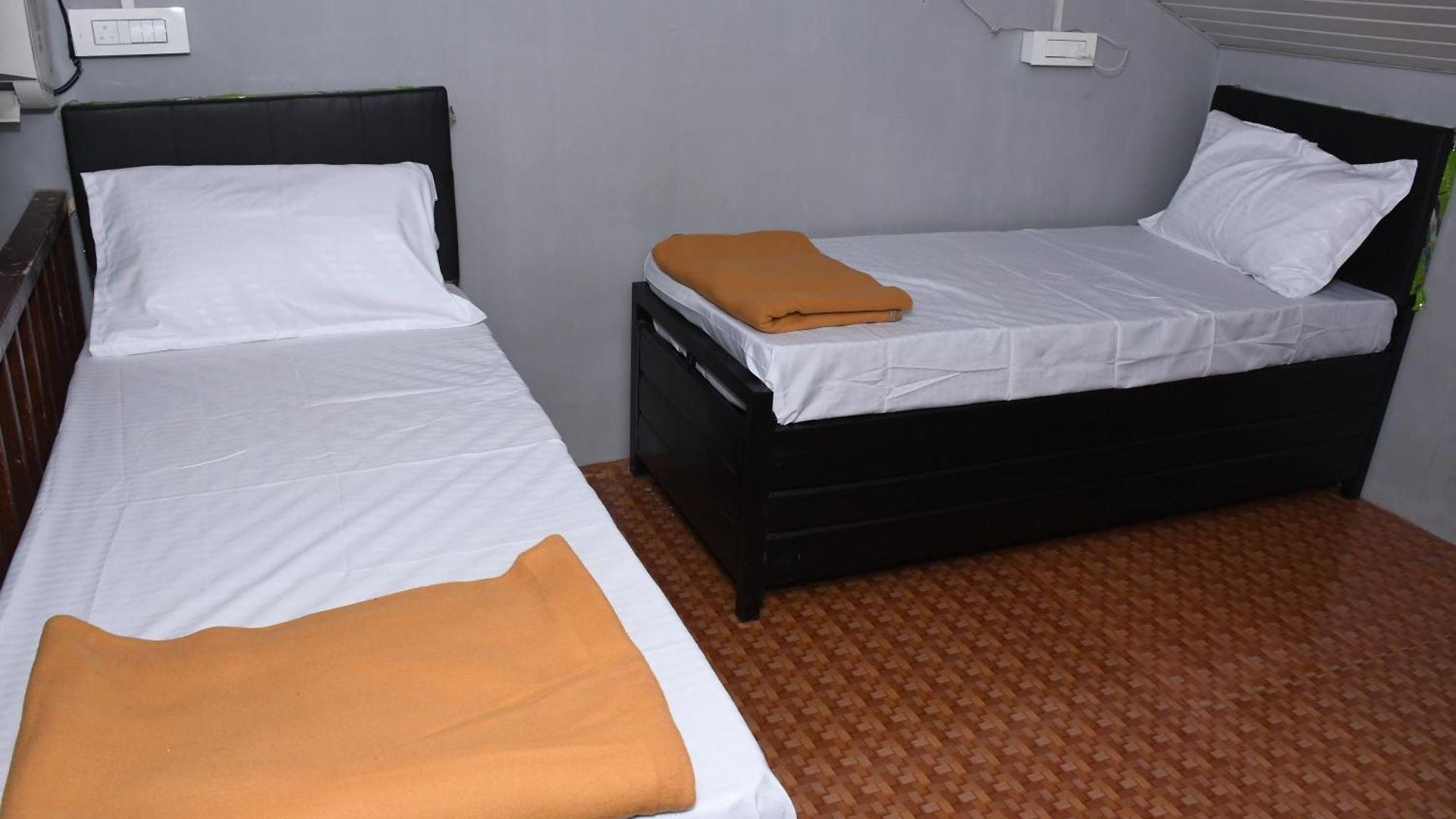 New Afra Hostel Mumbai