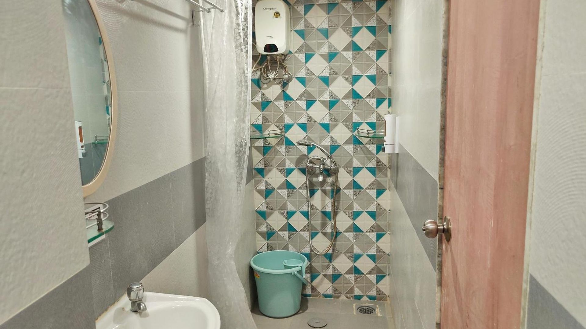 Ebony - Ac, Kitchenette, Ensuite, Independent Mumbai