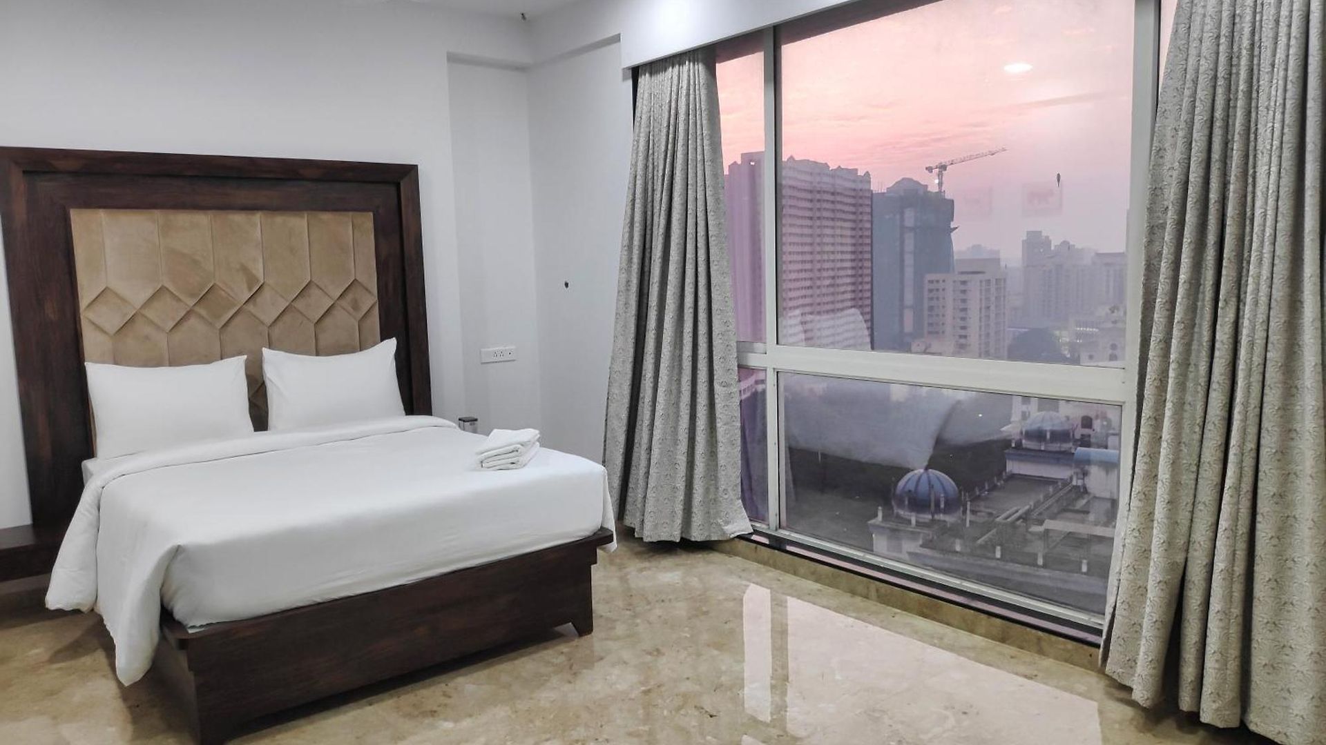 Premium In Hiranandani Powai By Maxxvalue - Chitranjan