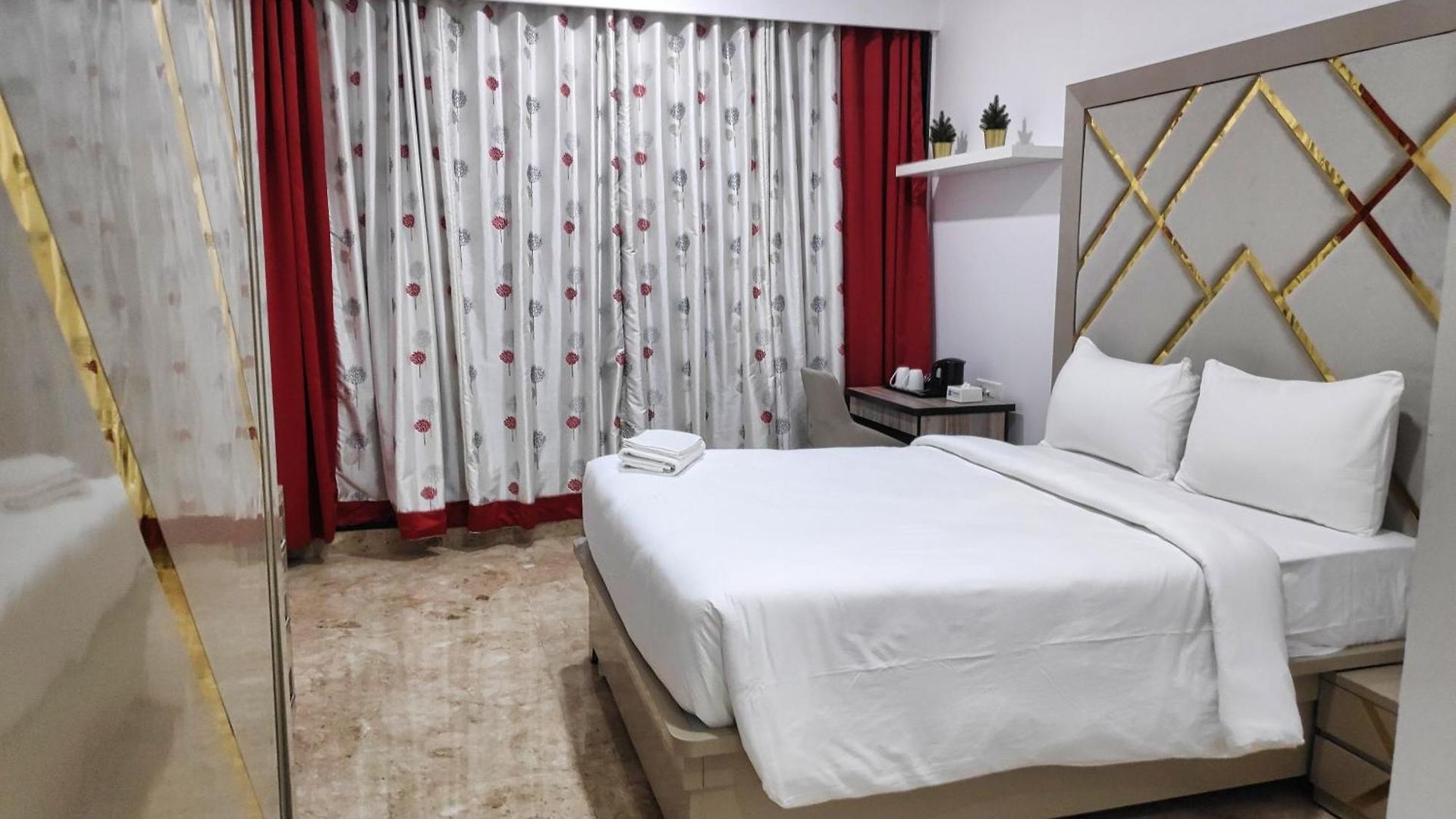 Premium In Hiranandani Powai By Maxxvalue - Chitranjan