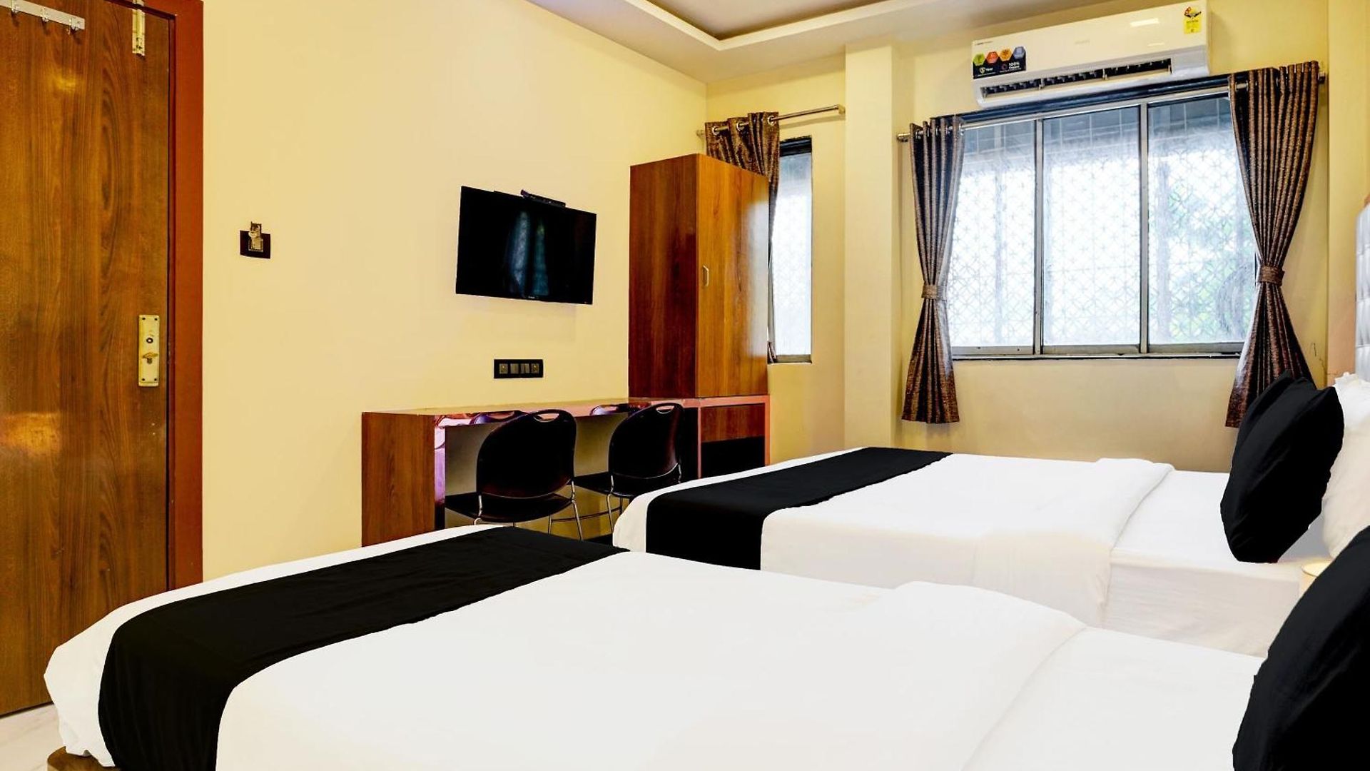 Hotel Airport Crown Andheri East, 3*
