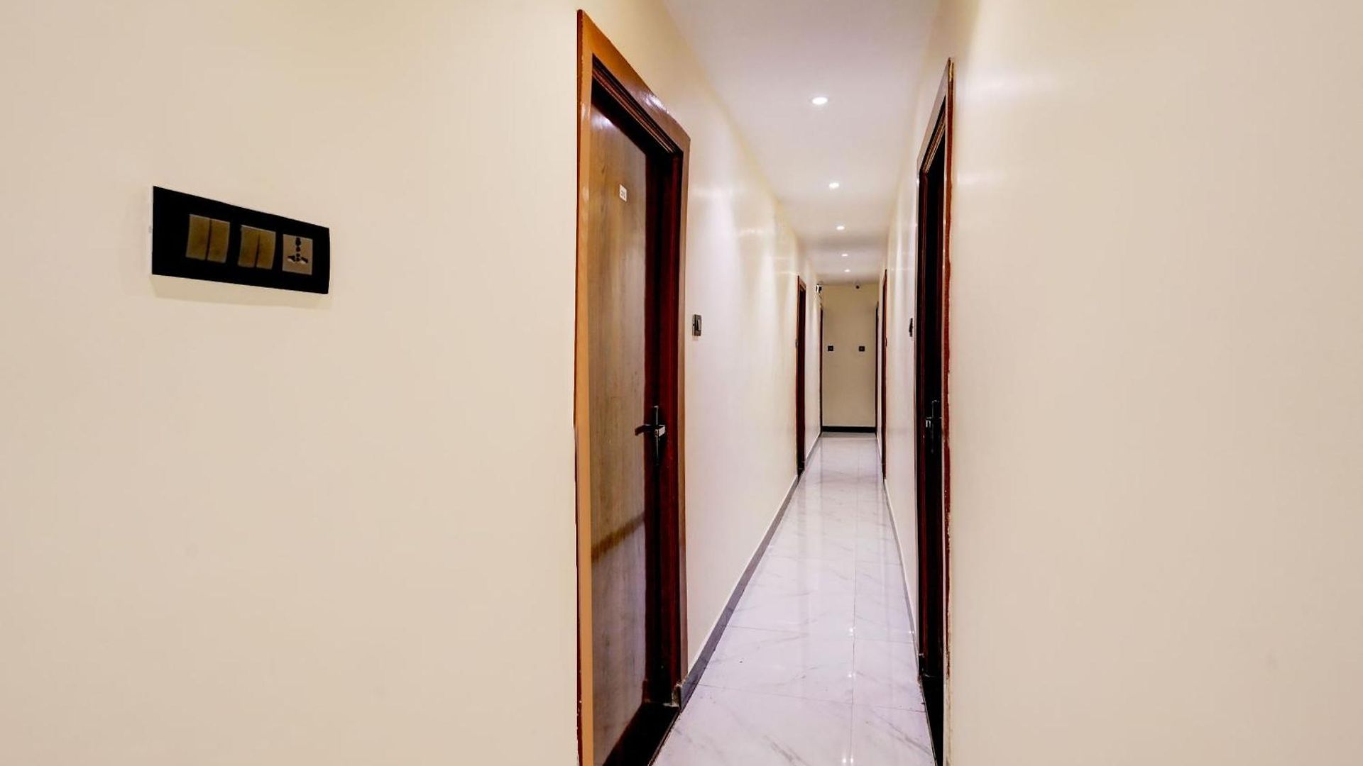 Airport Crown Andheri East, Hotel Mumbai