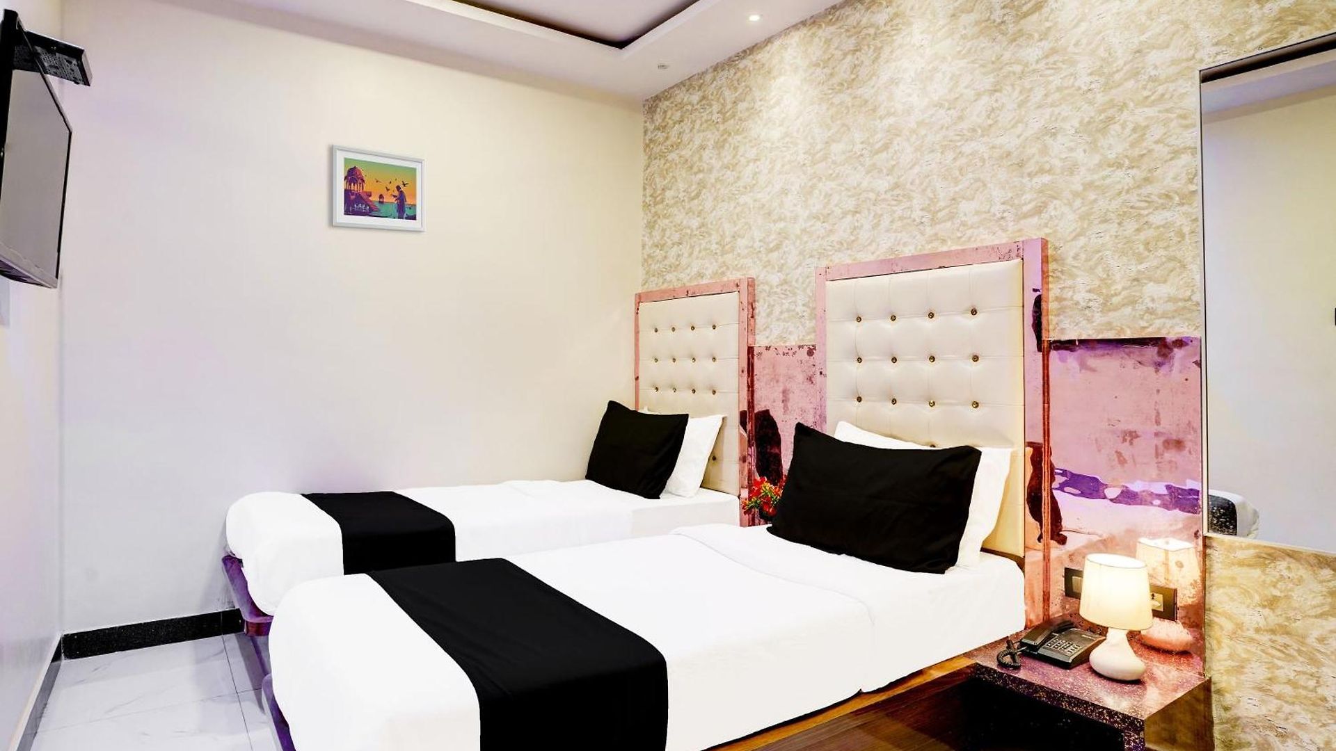 Airport Crown Andheri East,