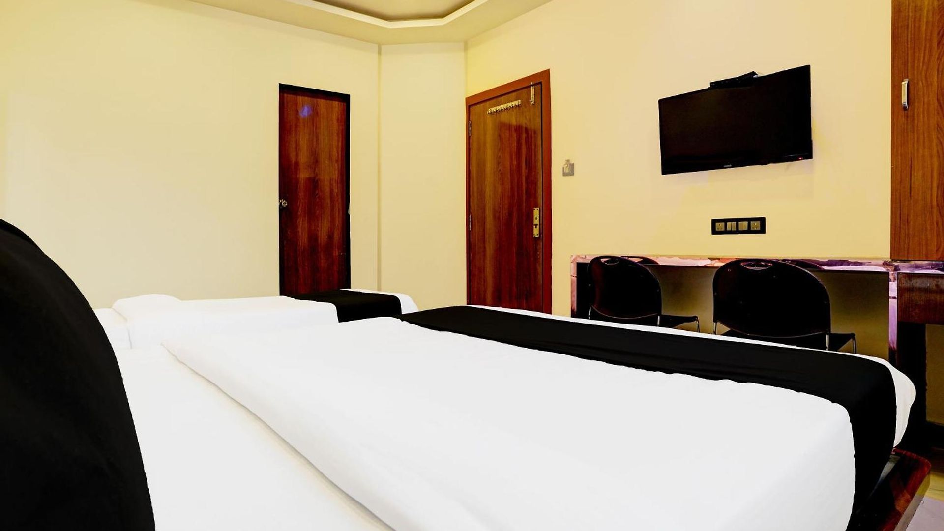 Hotel Airport Crown Andheri East,