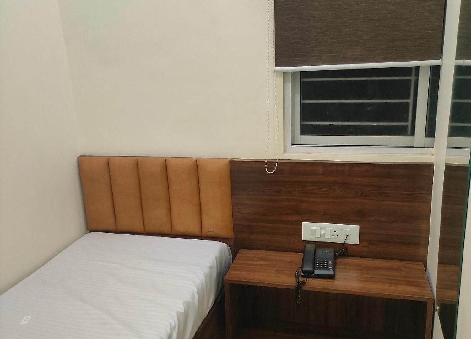 Aafee & Hostel *