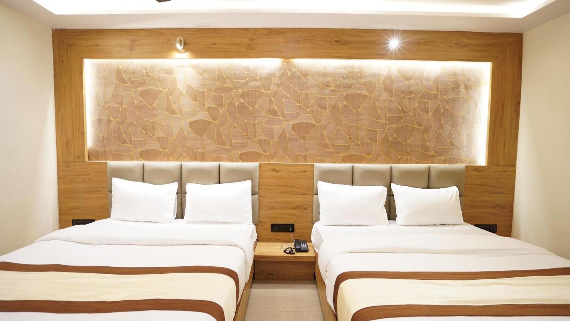 Lancaster Hotel 3*