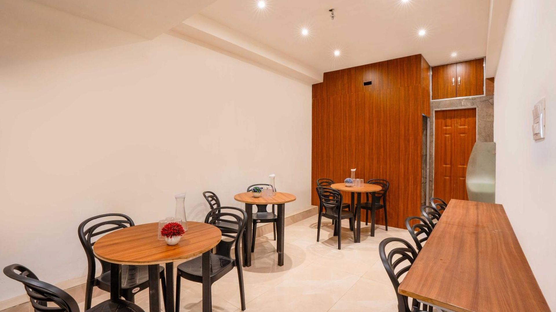 Hotel Treebo Palm Olive