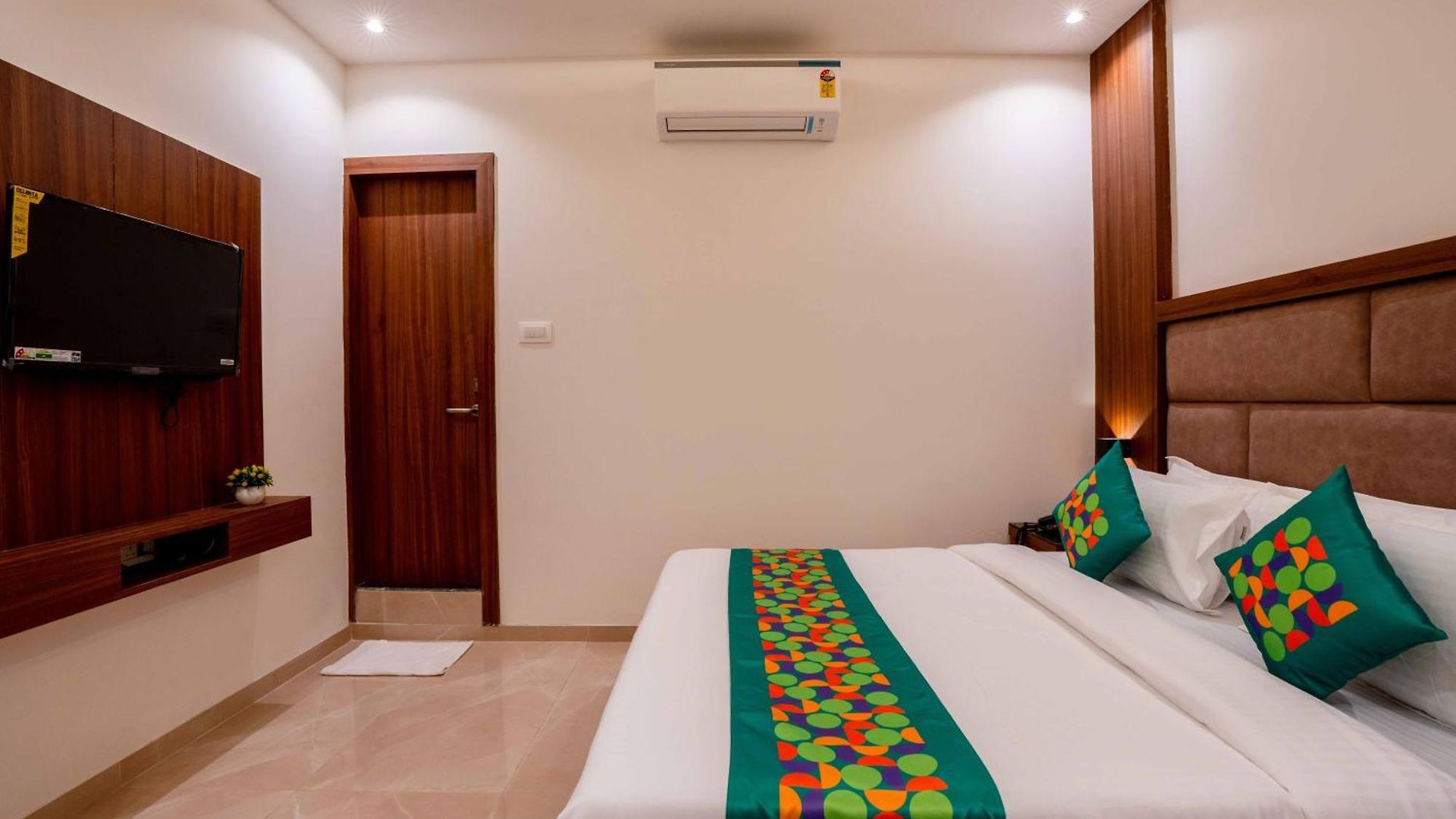 Hotel Treebo Palm Olive