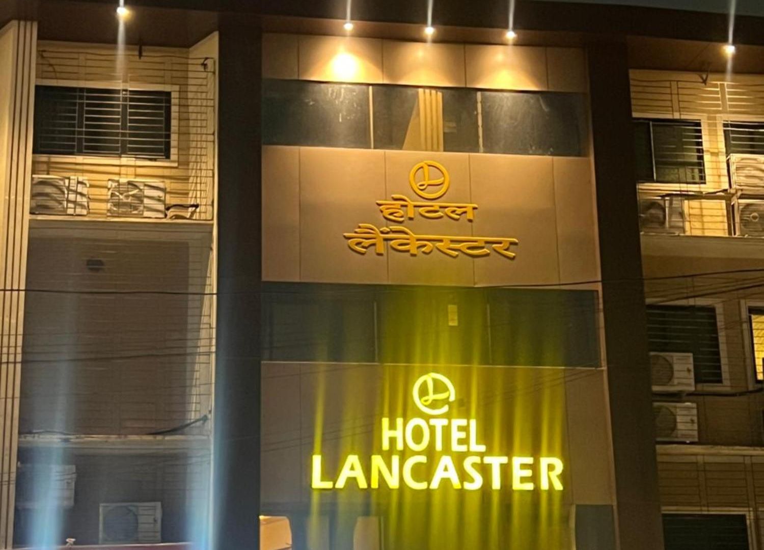 Lancaster 3*