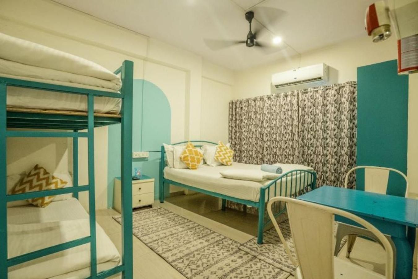 Hostel Locomo Hostel Express - Stay Work Eat *