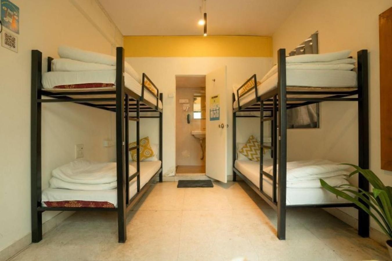 Locomo Hostel Express - Stay Work Eat