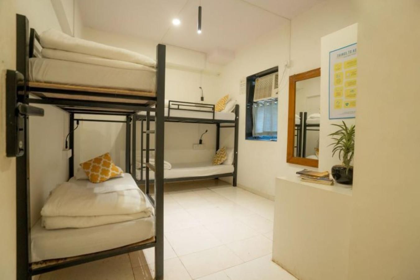 Locomo Hostel Express - Stay Work Eat Hostel Mumbai