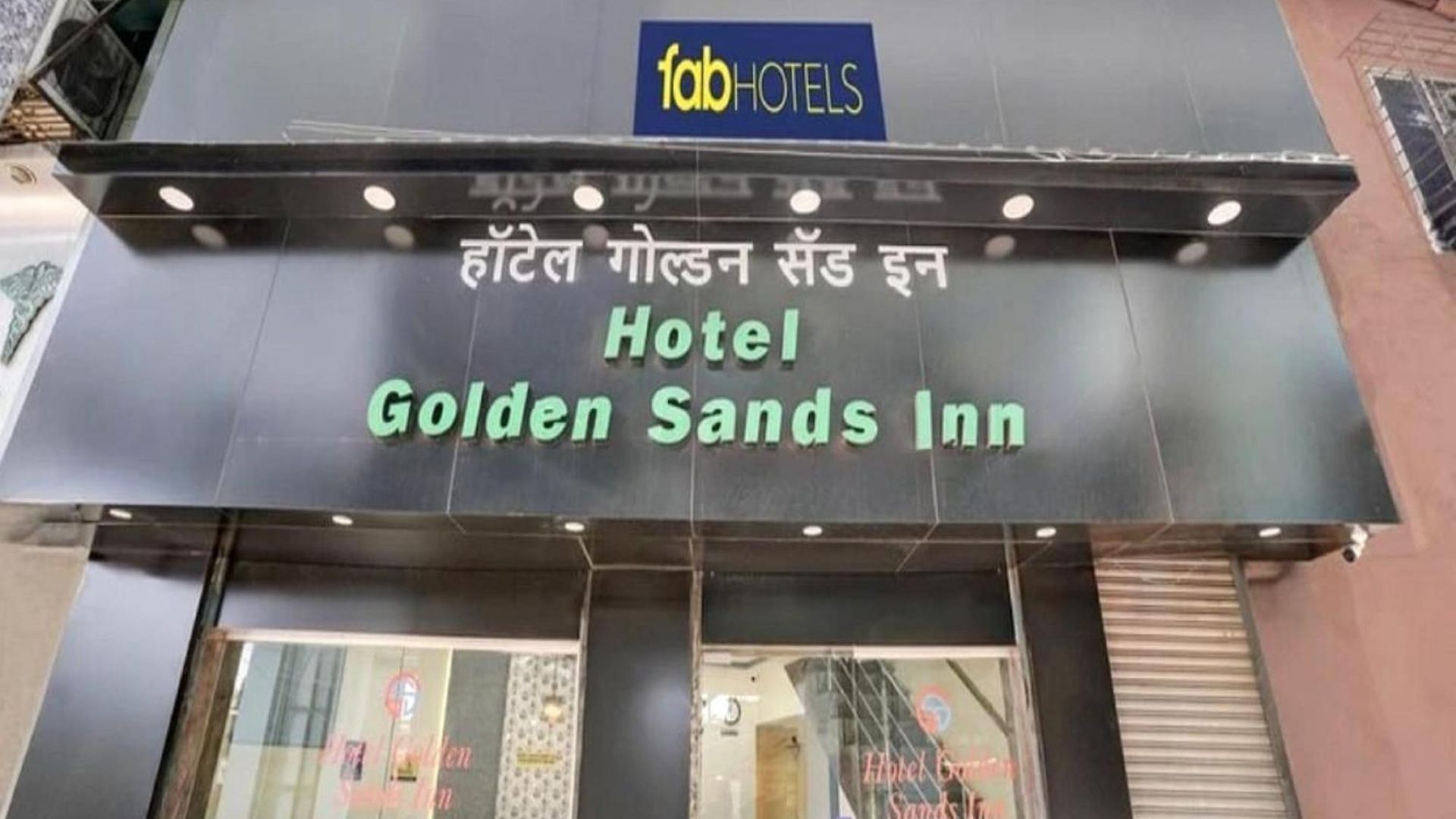 Golden Sands Near T2 International Airport Apartment *