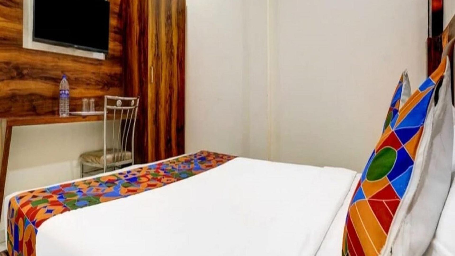 Golden Sands Near T2 International Airport Apartment Mumbai