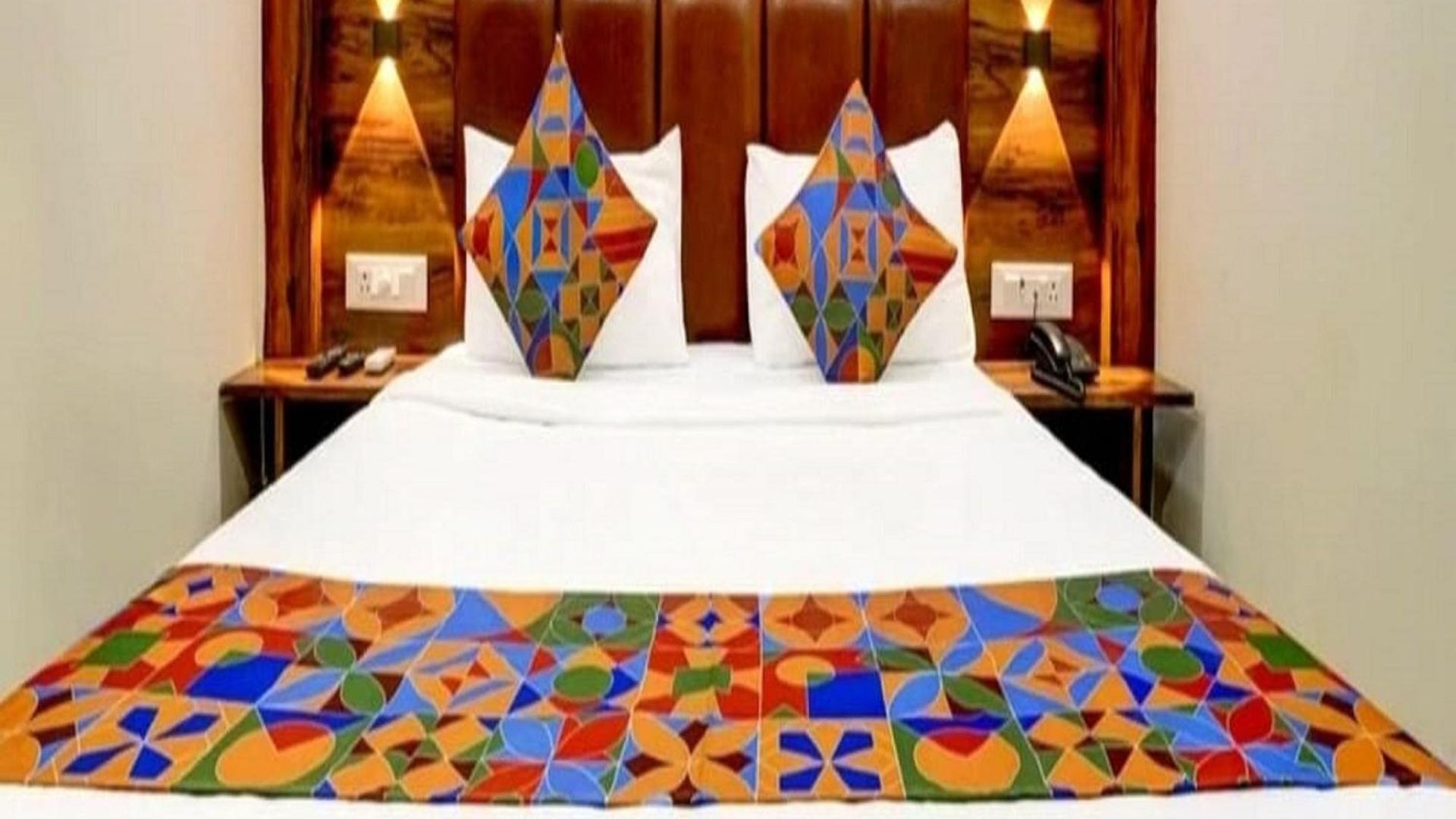Apartment Golden Sands Near T2 International Airport Mumbai