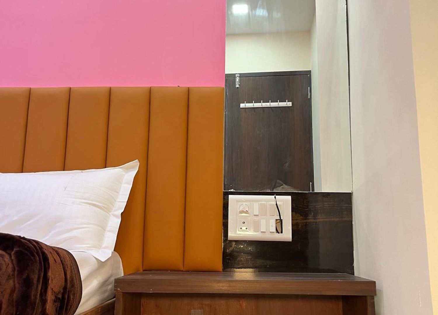 Parel Residency Hotel 3*