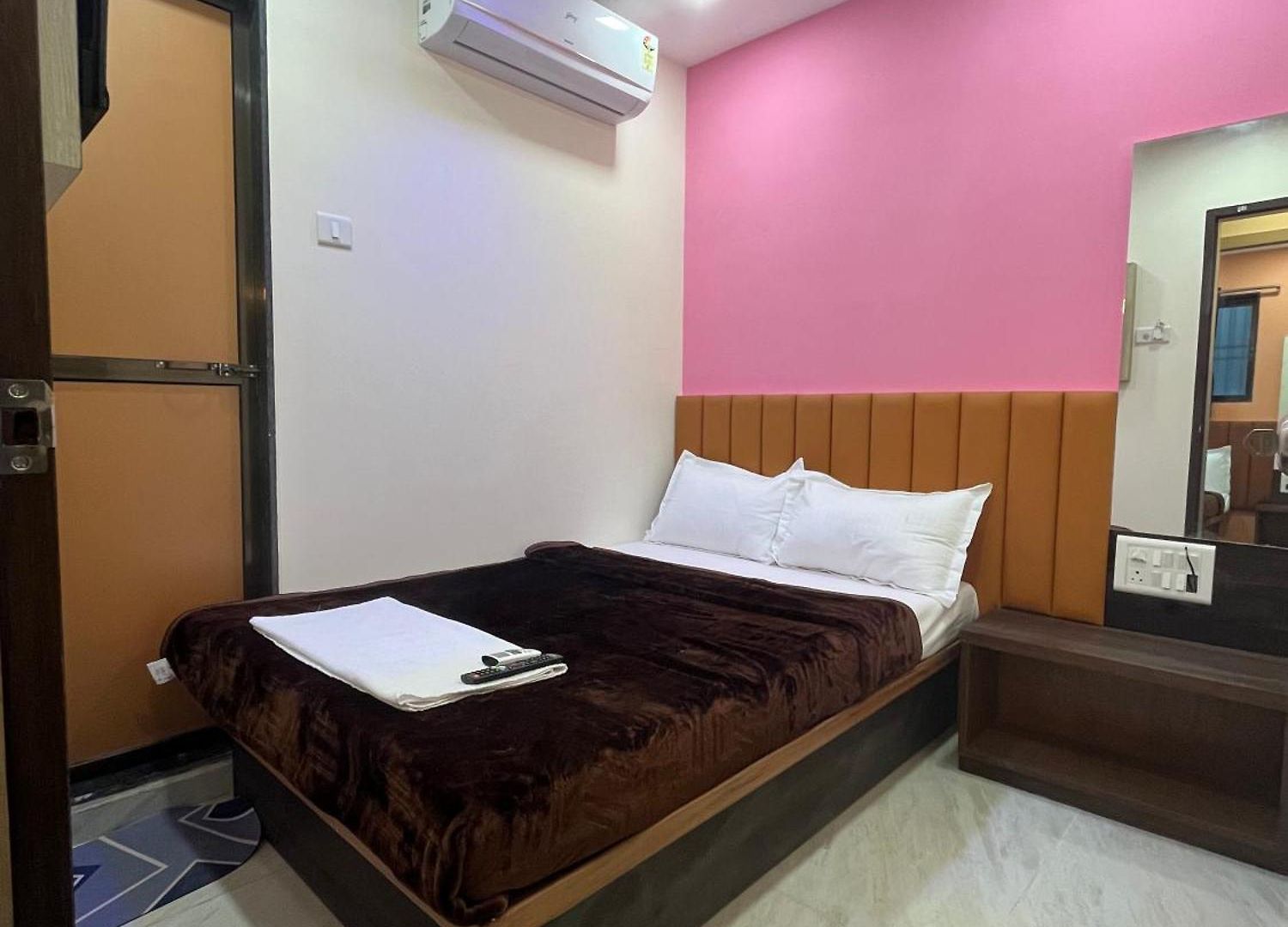 Parel Residency