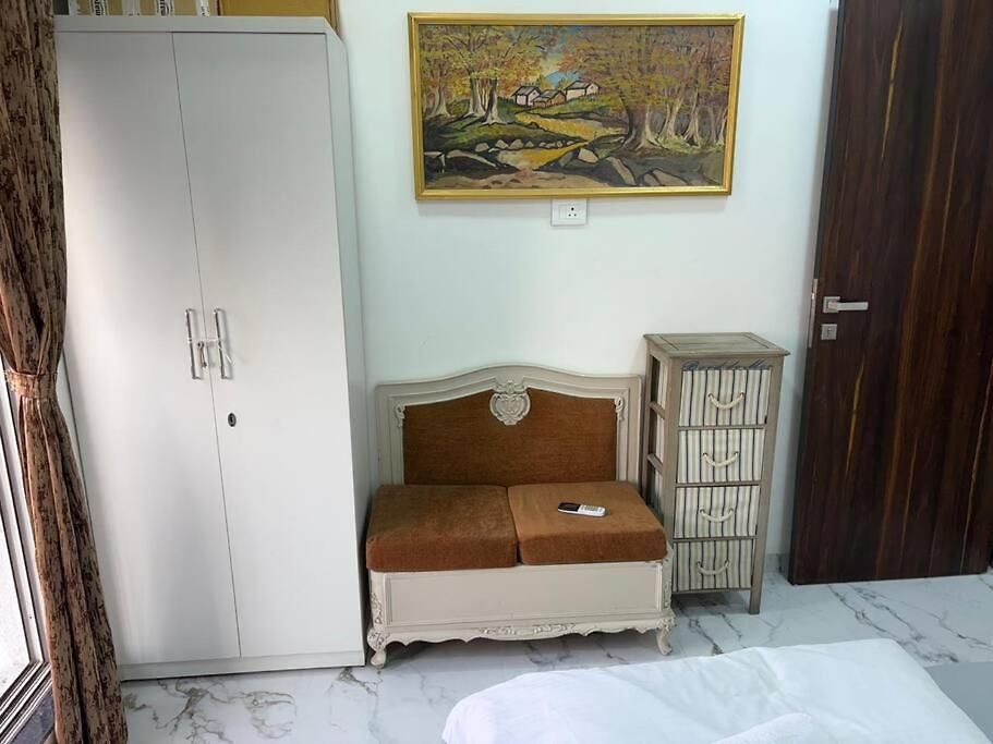 Chic - Bright 1 Bhk Close To Lilavati Hospital, Bandra West 602 * Mumbai