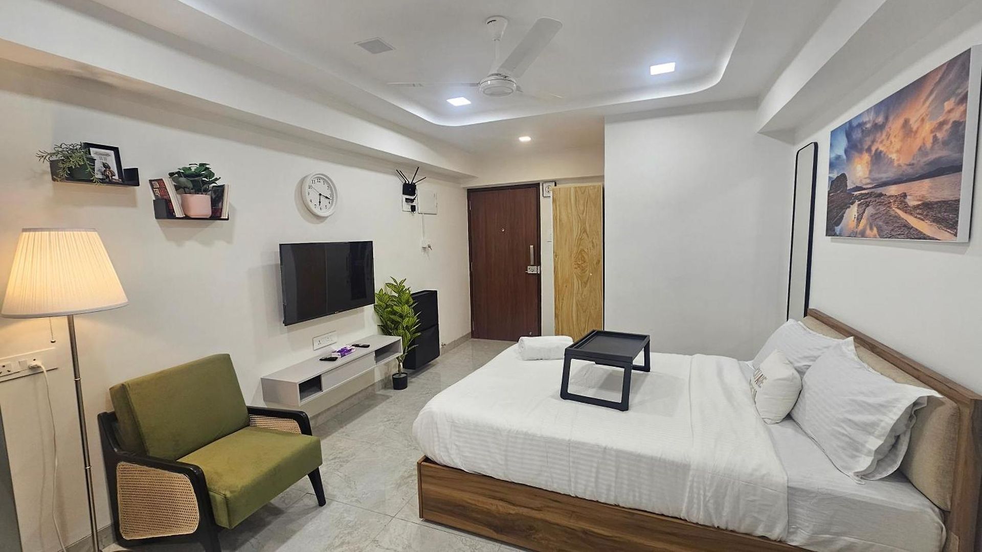 Lite - Khar West *