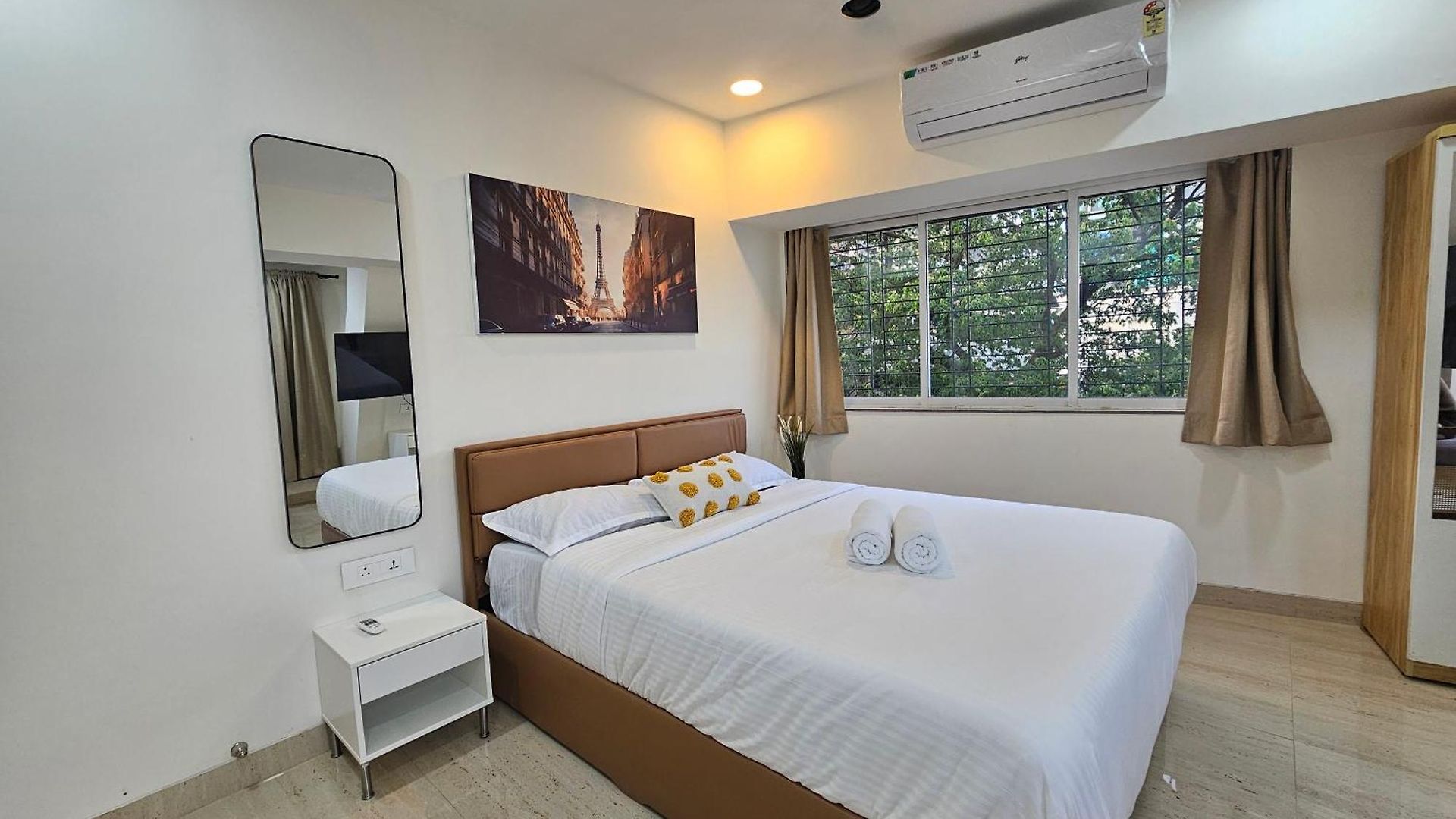 Lite - Khar West * Mumbai