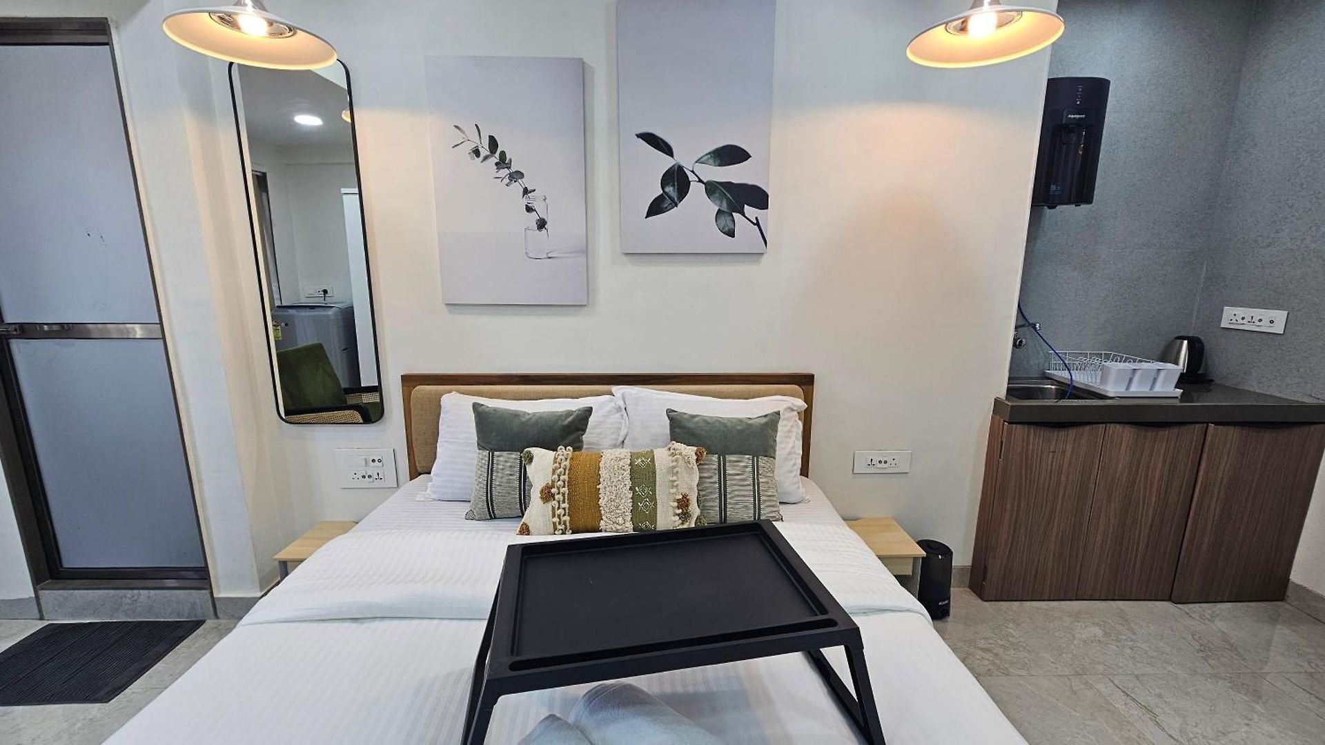Lite - Khar West Mumbai