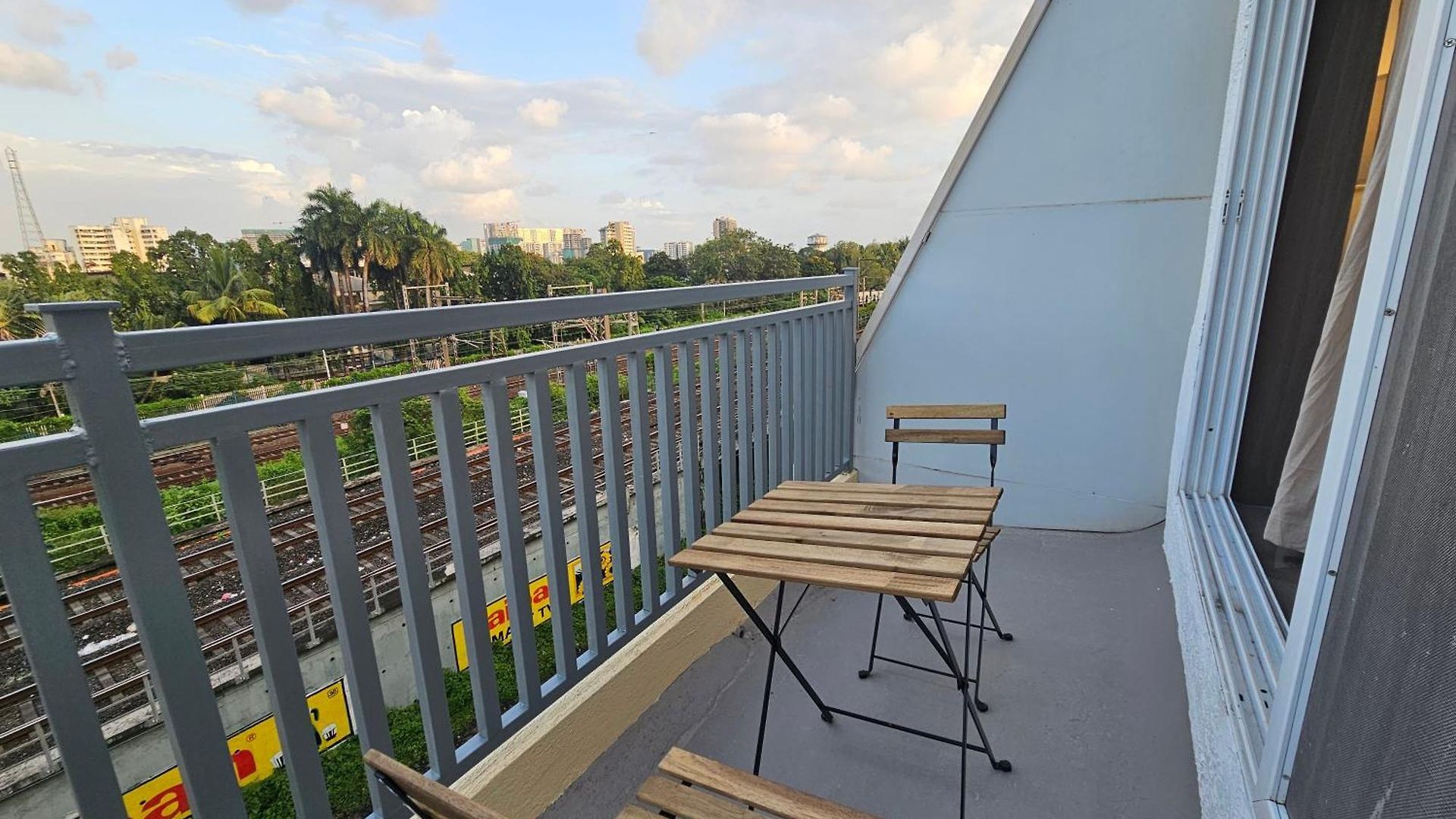 Lite - Khar West Apartment *