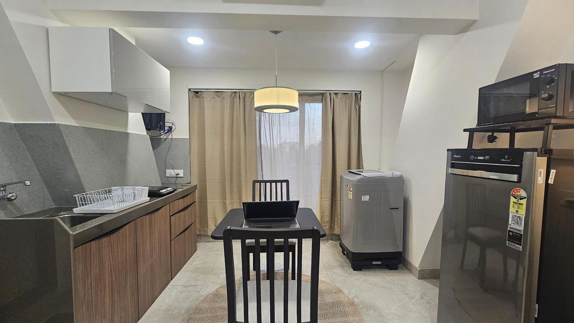 Lite - Khar West