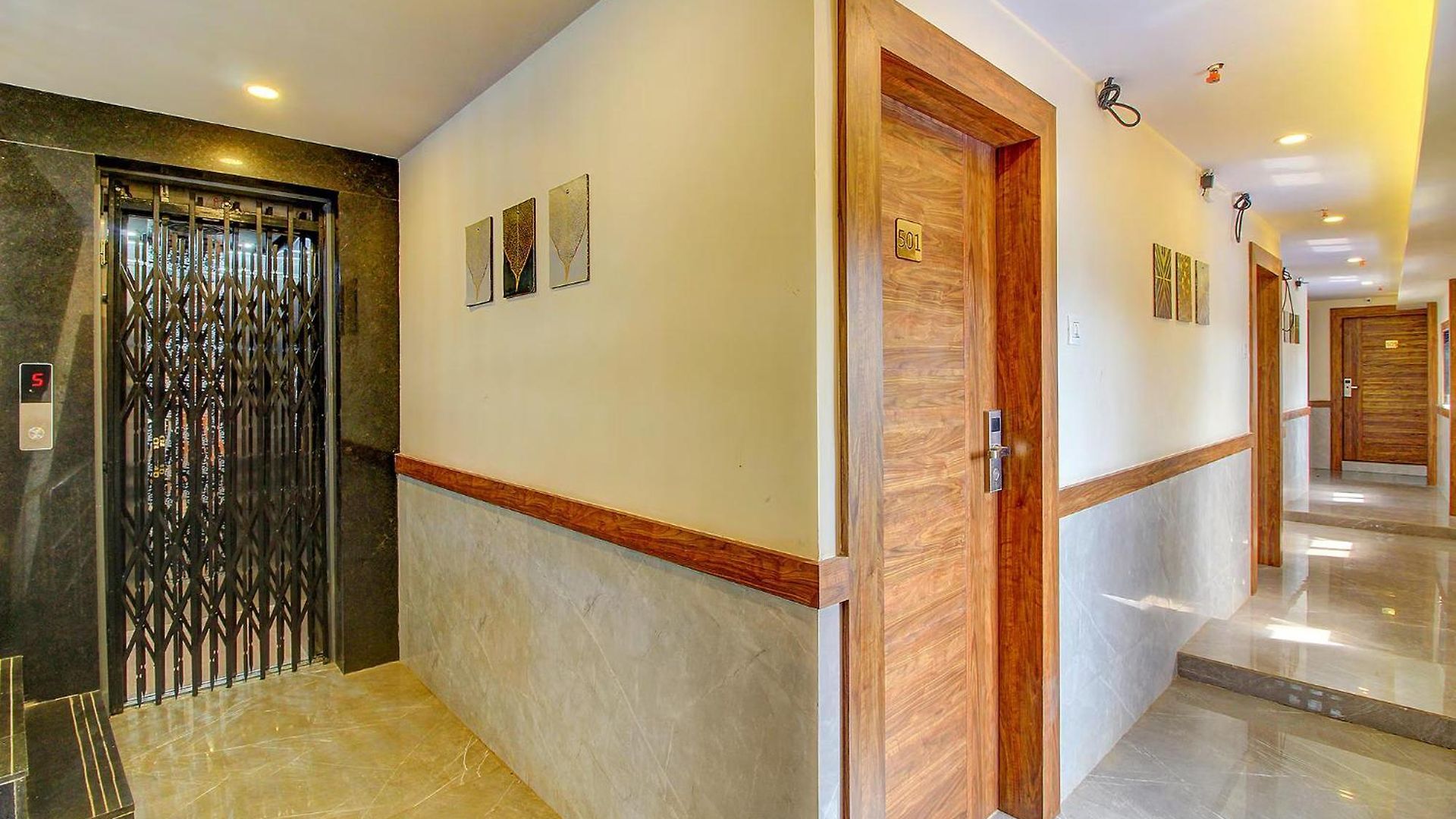 Fabhotel Peninsula - Nr Csmt Station Guest house