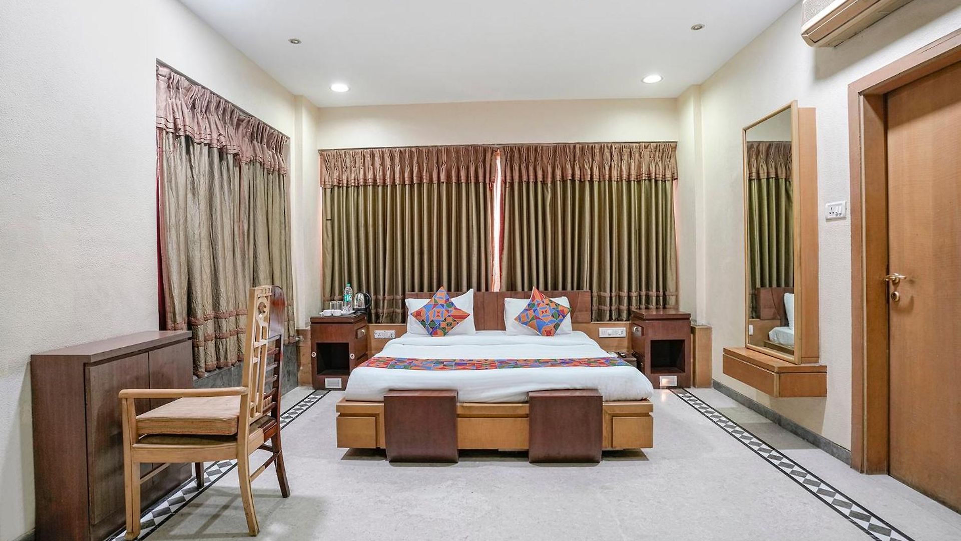 Fabhotel Welcome Apartments - Nr Mumbai International Airport Mumbai