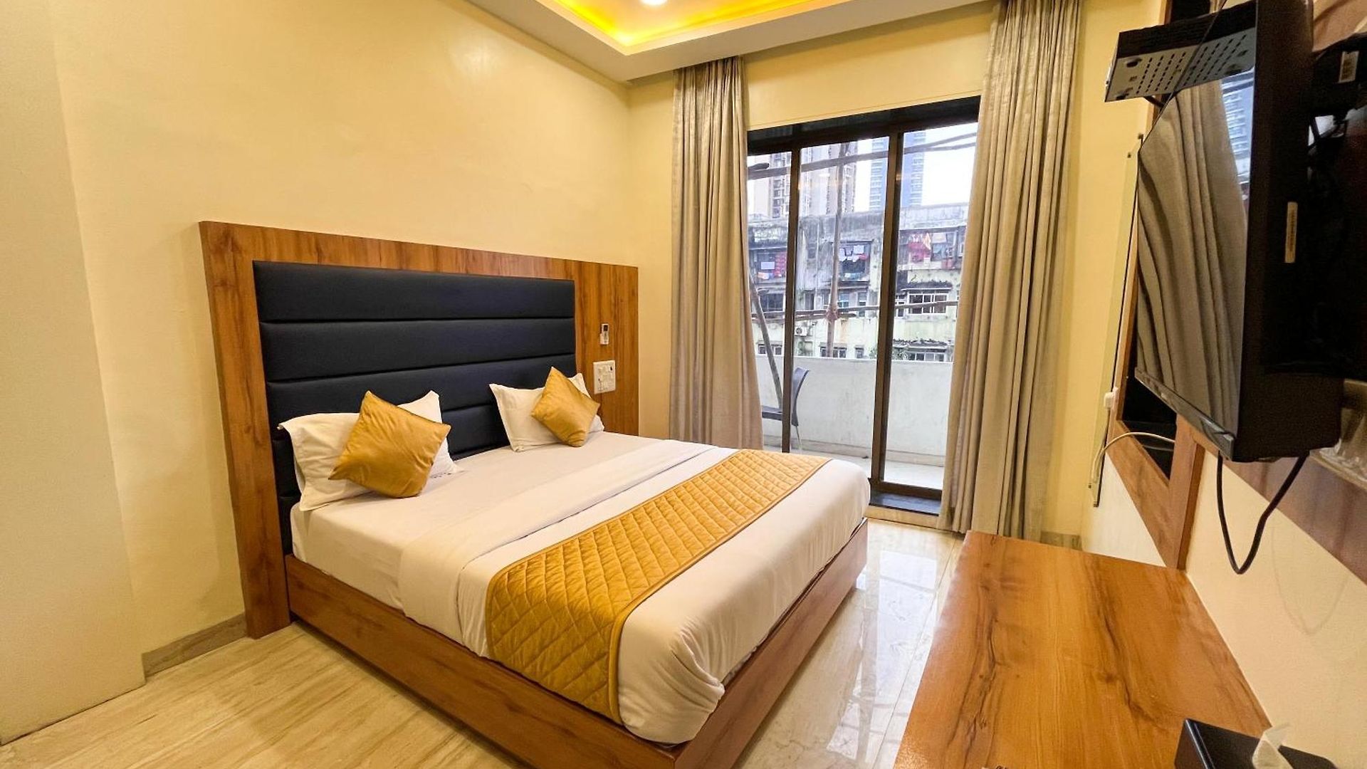 National - Grant Road Hotel