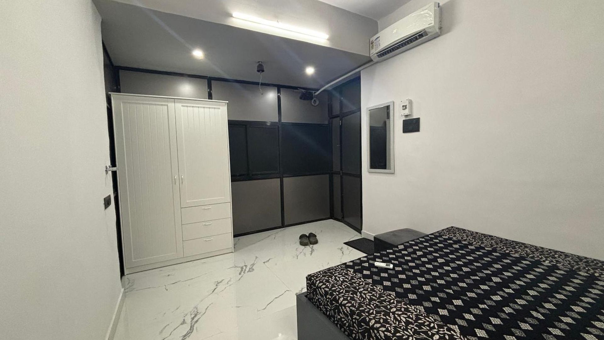 Aqua International Airport Bed & Breakfast Mumbai