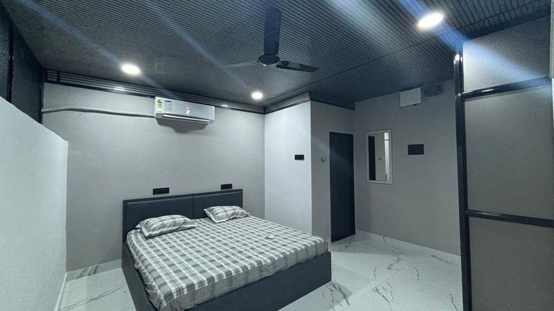 Aqua International Airport Bed & Breakfast Mumbai
