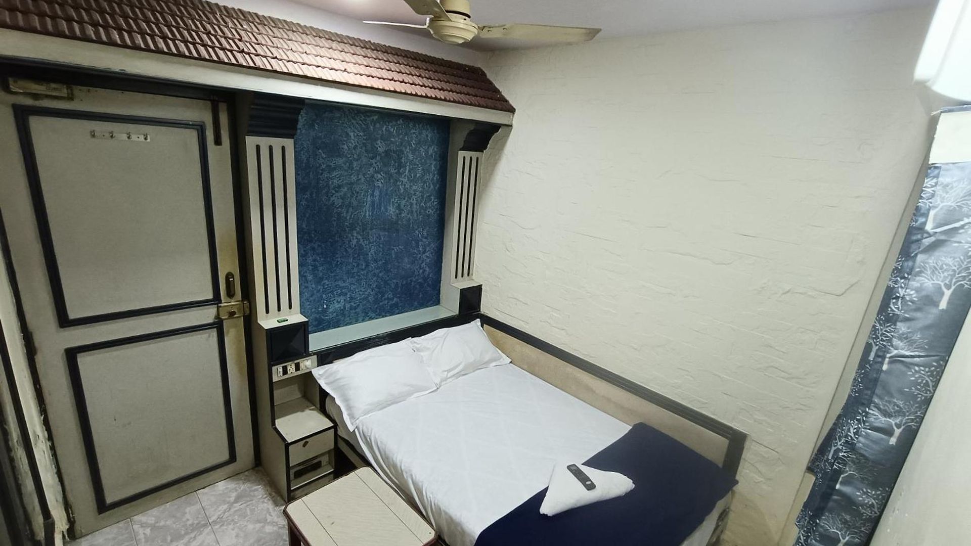 Hotel Platinum Residency Colaba 2*