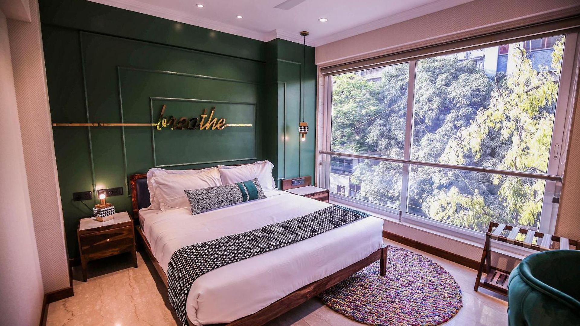 Theory9 Premium Service Bandra * Mumbai
