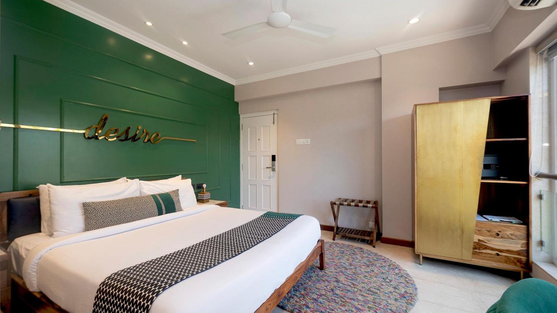 Theory9 Premium Service Bandra Apartment