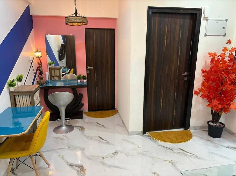 Cozy 1bhk With View In Bandra West 401