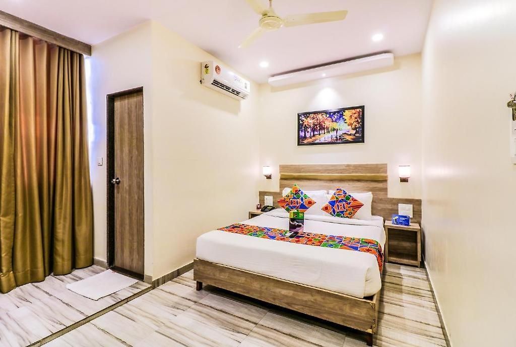 Glitz Aksa International - Nr T2 & Iit Guest house