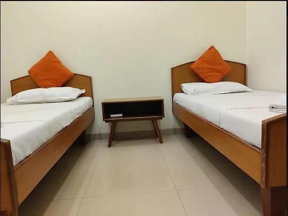 Ymca Colaba 3*