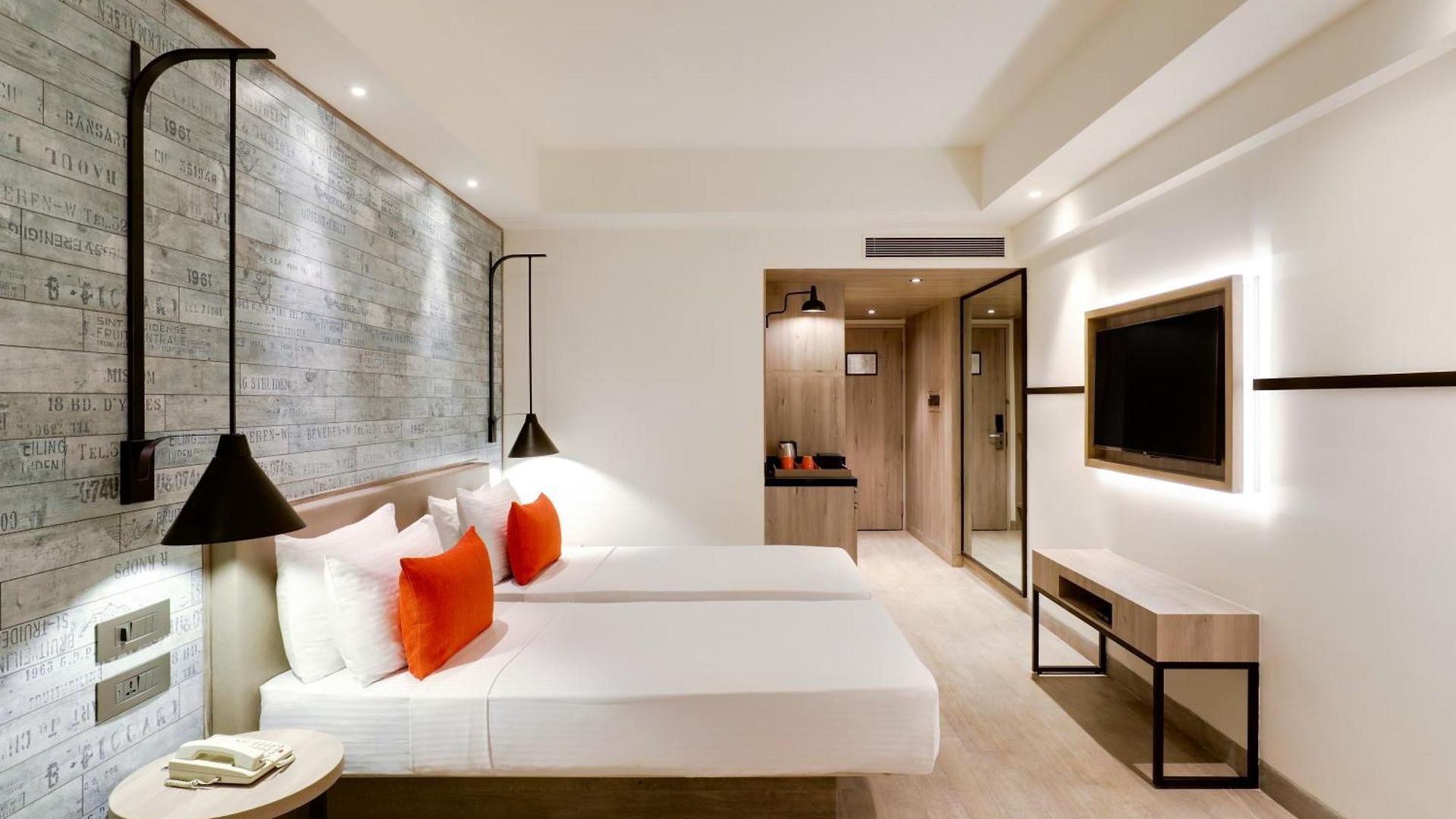 Hotel Lemon Tree Premier, International Airport Mumbai