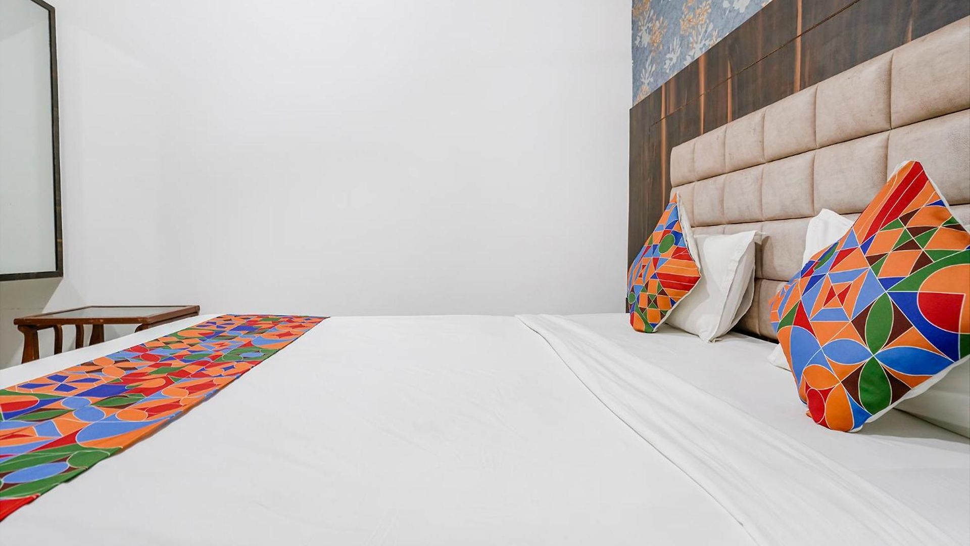 Hotel Fabhotel Elvis - Nr International Airport