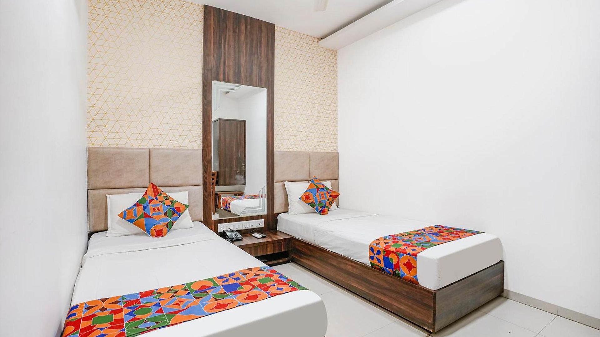 Fabhotel Elvis - Nr International Airport 3* Mumbai