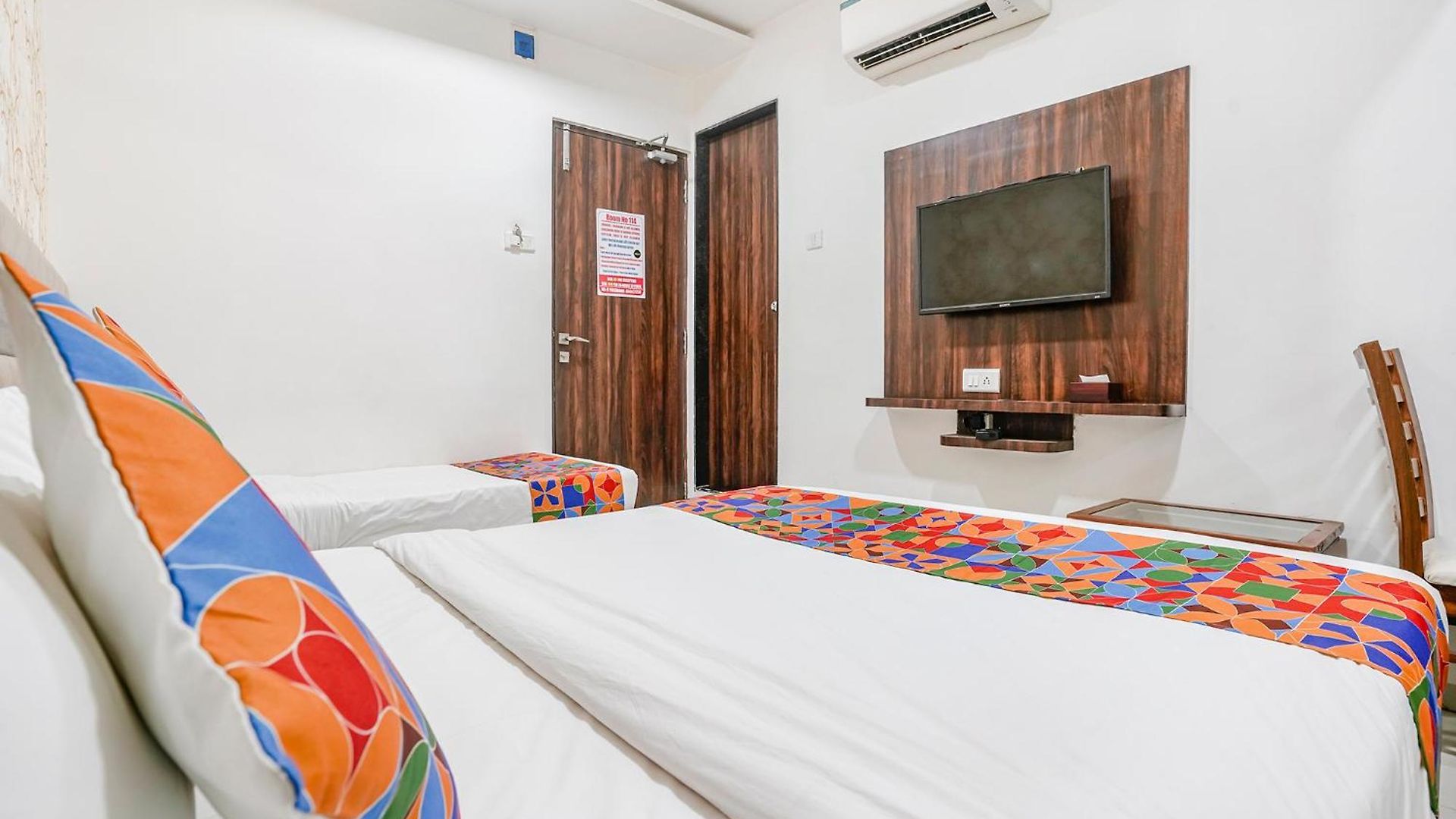 Hotel Fabhotel Elvis - Nr International Airport Mumbai
