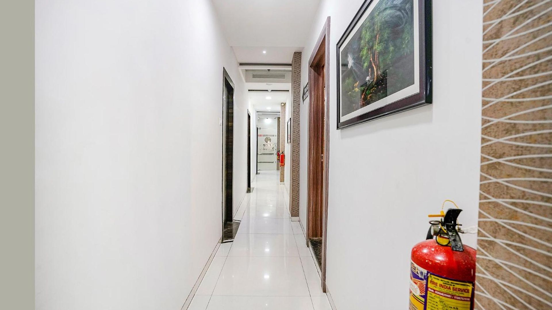 Hotel Fabhotel Elvis - Nr International Airport 3*