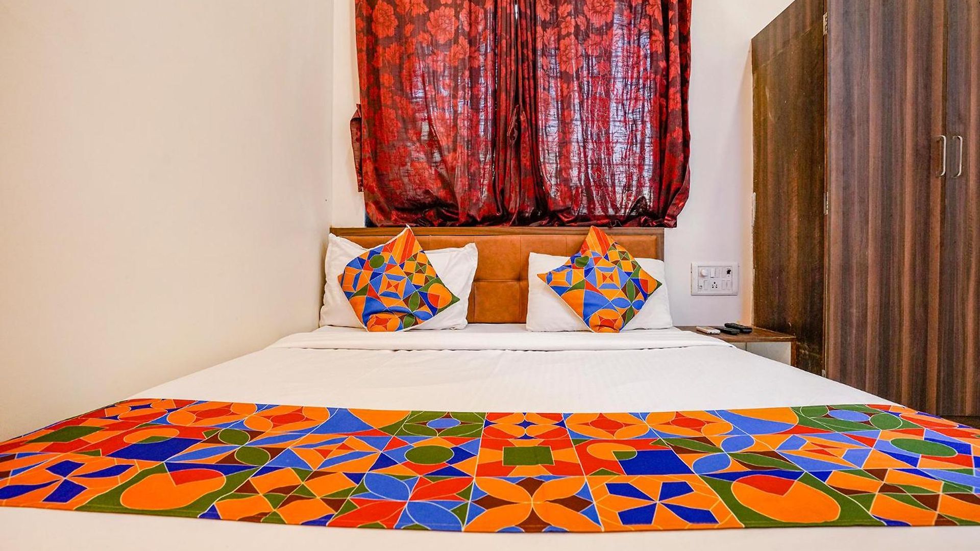 Fabhotel The United Mumbai