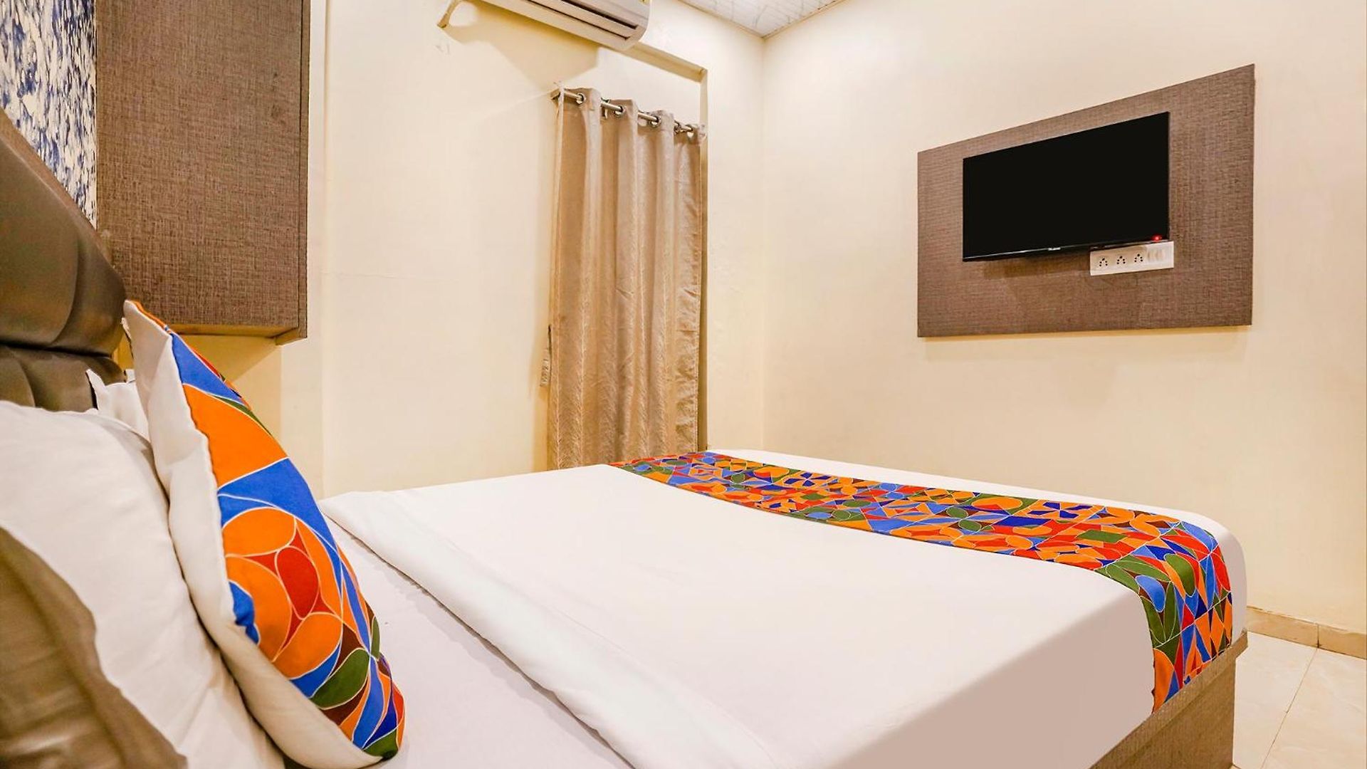 Fabhotel The United Mumbai