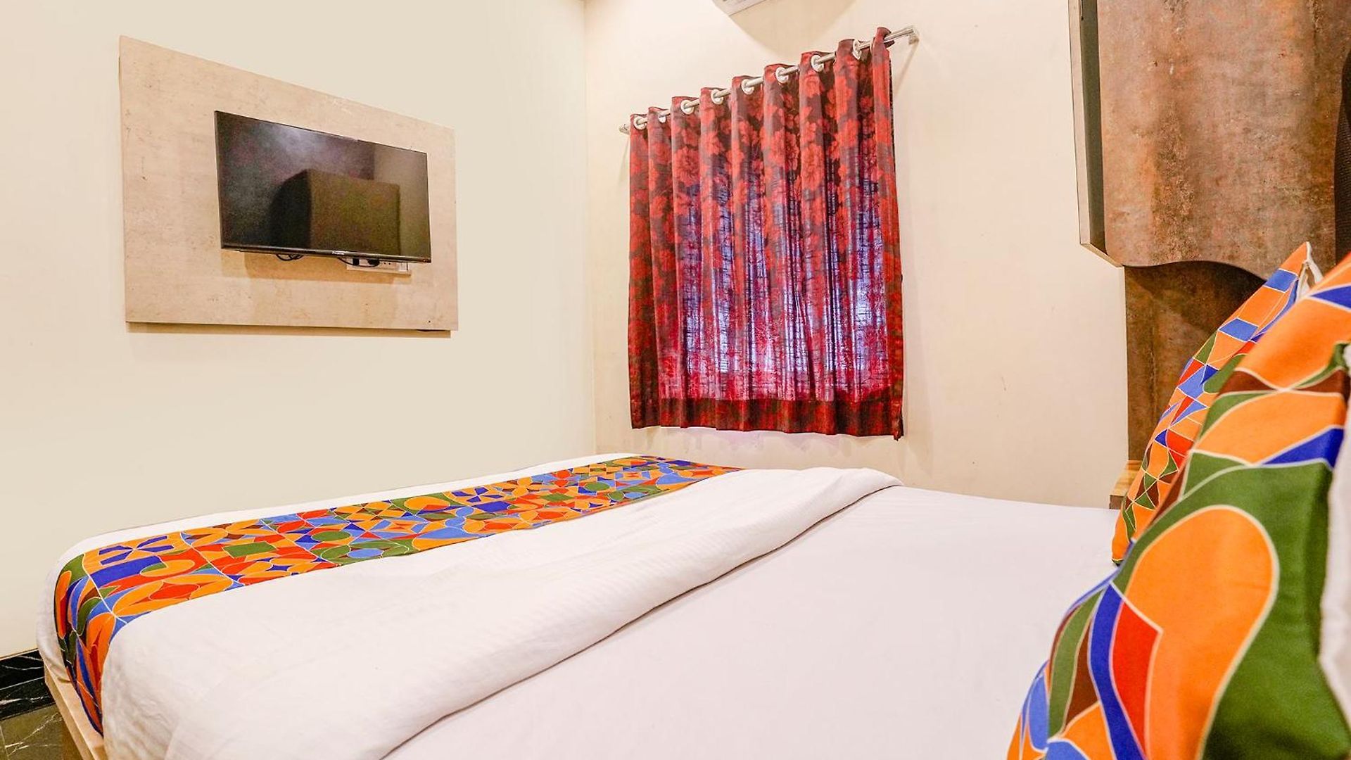 Fabhotel The United Hotel