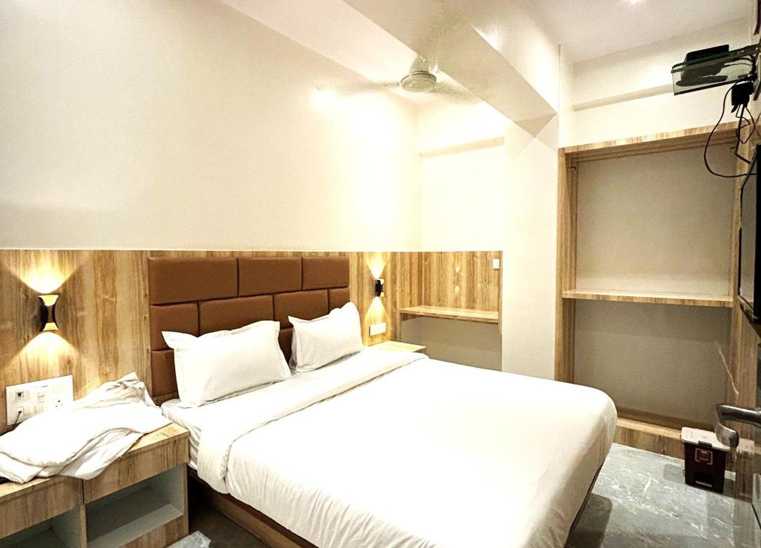 Hotel Enigma 3*